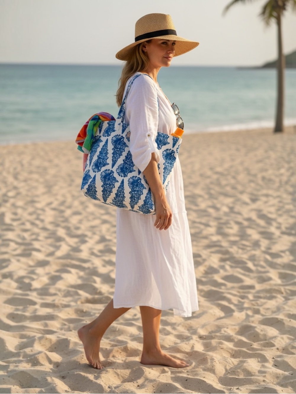 Lilly Pulitzer collab Estee Lauder Tote Bag Beach Seashell White Blue 14" X 16"